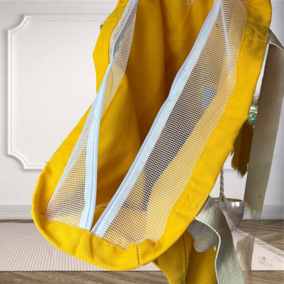 Sunny Yellow Pet Shoulder Carrier Tote | Pre-Loved | Size L (8–20lbs) - Picture 4 of 4